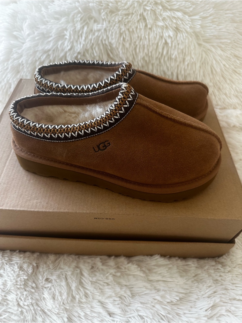 UGG Tasman Women’s Chestnut Brown Slippers Size: 5 NWOT